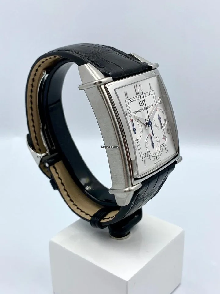 Girard Perregaux Vintage 1945 Chronograph XXL 25840 Box and Papers
